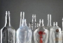 为什么哈尔滨白酒装瓶机大多是用玻璃瓶装？塑料瓶装白酒可以吗？